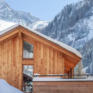Petit Yeti Chalet Apartment