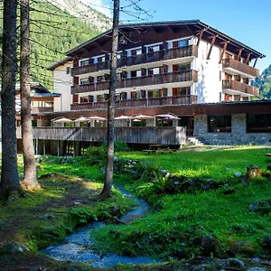 Atc Routes Du Monde Argentiere-chamonix Aparthotel