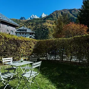  Appartamento Triolet Jardin - Garden With Mont Blanc Views