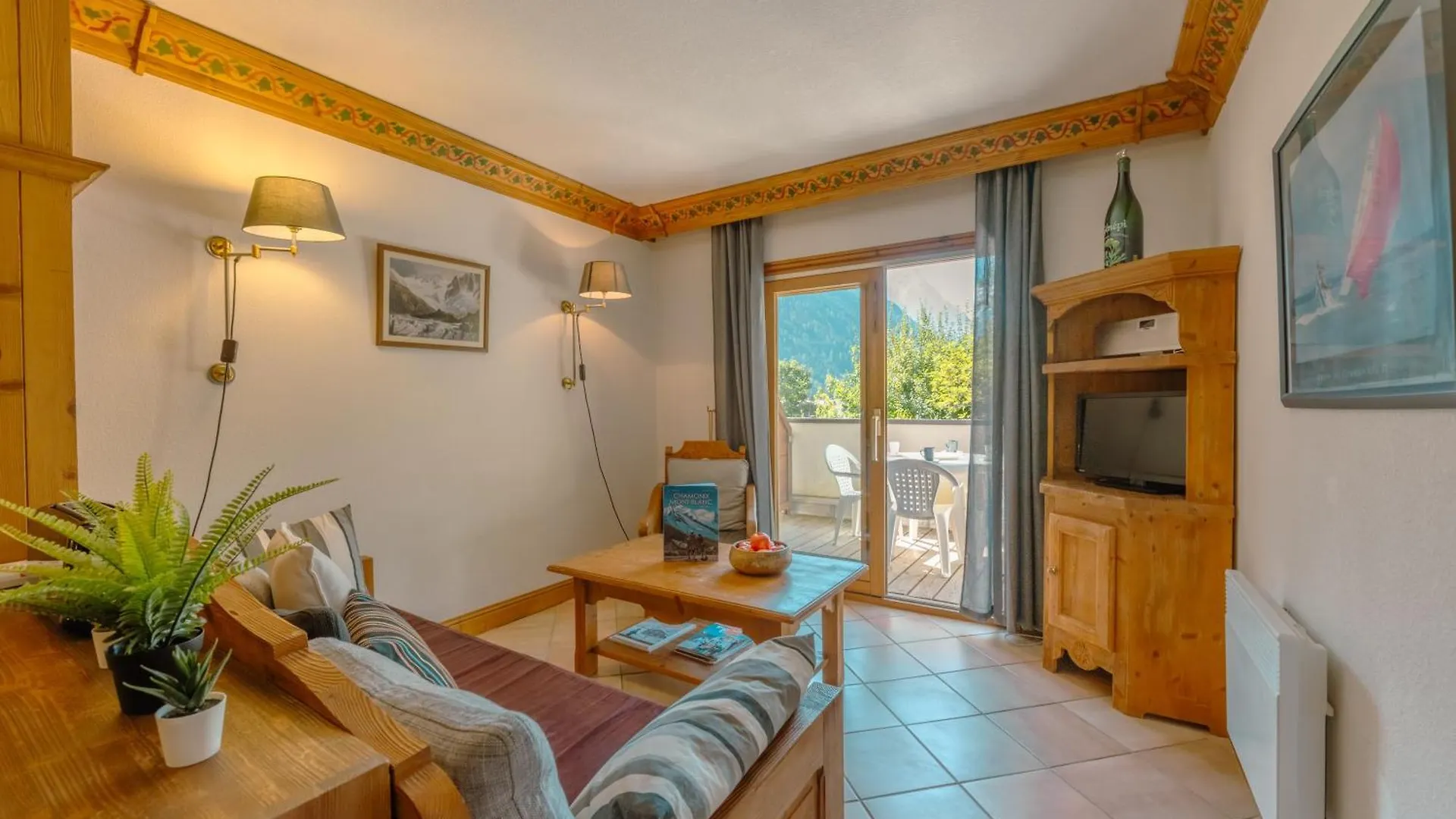 Residence Le Cristal - Mont Blanc 6 - Happy Rentals Chamonix 0*,  France